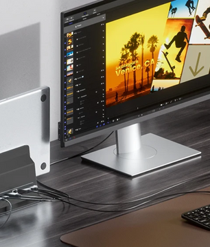 11-in-1 USB-C Docking Station met M.2 SSD Behuizing – 4K HDMI, Ethernet en Laptop Stand