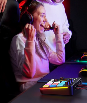 Gaming Audio Mixer met XLR Interface en RGB – Streaming Geluidskaart met Sound Effects en Bluetooth