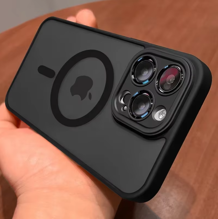 Magnetische Telefoonhoes met Lensbescherming – Matte Transparante Case met Schokabsorptie en Draadloos Opladen