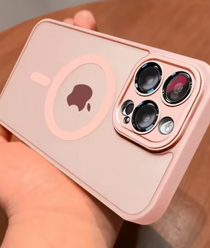 Magnetische Telefoonhoes met Lensbescherming – Matte Transparante Case met Schokabsorptie en Draadloos Opladen