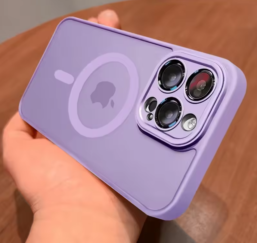 Magnetische Telefoonhoes met Lensbescherming – Matte Transparante Case met Schokabsorptie en Draadloos Opladen