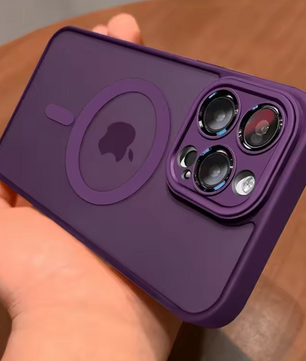 Magnetische Telefoonhoes met Lensbescherming – Matte Transparante Case met Schokabsorptie en Draadloos Opladen