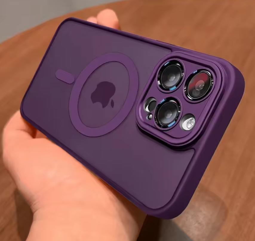 Magnetische Telefoonhoes met Lensbescherming – Matte Transparante Case met Schokabsorptie en Draadloos Opladen