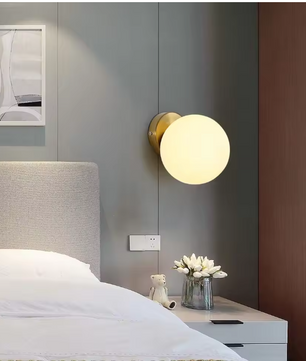 Moderne Wandlamp – E27 Bolvormig Design met Glazen Kap 15 cm