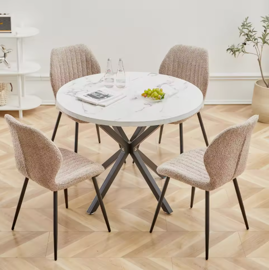 Set van 4 Moderne Eetkamerstoelen – Gewatteerde Zitting & Metalen Poten