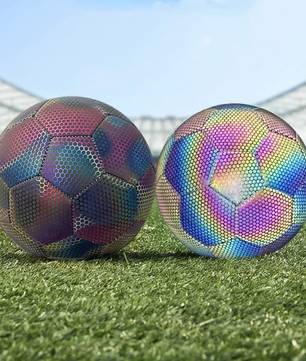 Reflecterende Voetbal - Glow in the dark - Kleuren: Blauw/Geel/Roze/Groen