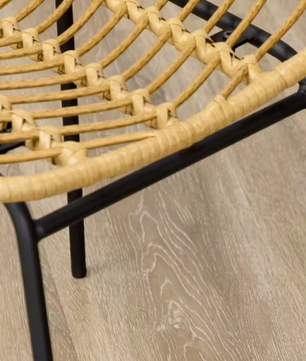 Set van 2 Boheemse Eetkamerstoelen – Synthetisch Rotan en Zwarte Stalen Poten