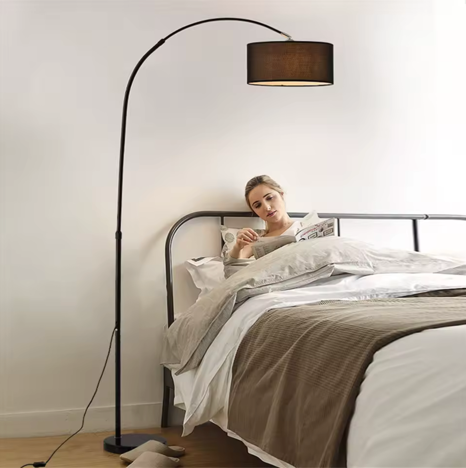OUTON 3 Arc led-vloerlamp met afstandsbediening en touch-schuifschakelaar, dimbaar, modern, zwart, gewelfde hoge staande lamp, verstelbare staande lamp met hangkap voor slaapkamer, kantoor OUTON 3 Arc led-vloerlamp met afstandsbediening en touch-schuifschakelaar, dimbaar, modern, zwart, gewelfde hoge staande lamp, verstelbare staande lamp met hangkap voor slaapkamer, kantoor