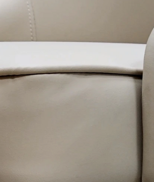 Set van 2 Luxe Eetkamerstoelen – PU Leer met Gouden Leeuwenkop Trekring – Hoge Getufte Rugleuning & Metalen Poten