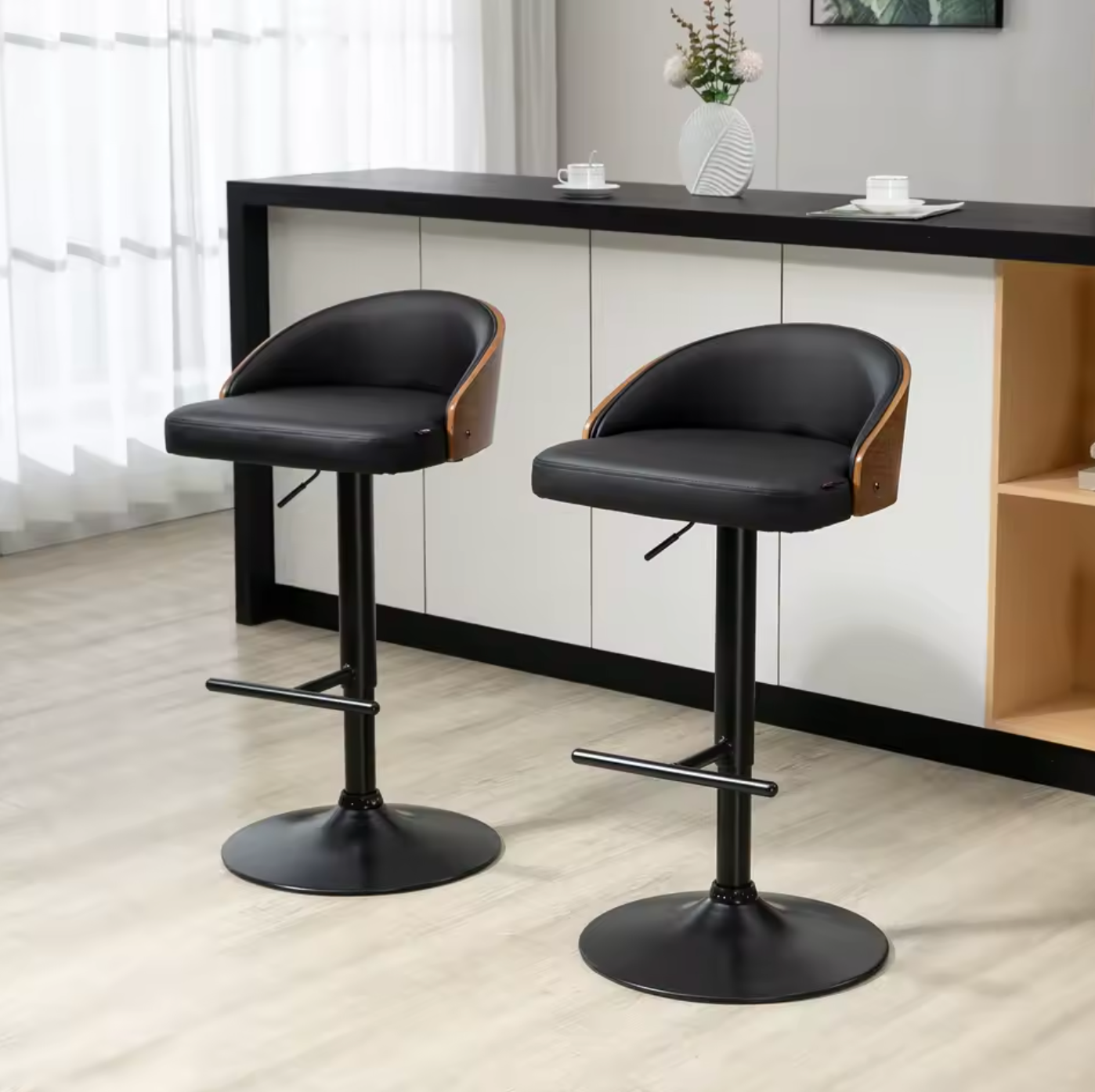 Set van 2 Draaibare Barkrukken met Voetensteun – In Hoogte Verstelbaar – Zwart & Koffie – Hout en Metaal