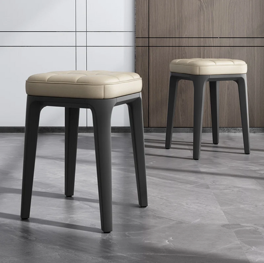 Set van 2 Gestoffeerde Kunstleren Barkrukken – Voor Keukeneiland of Bar – Compact en Comfortabel – Grijs, Oranje of Donker Wit