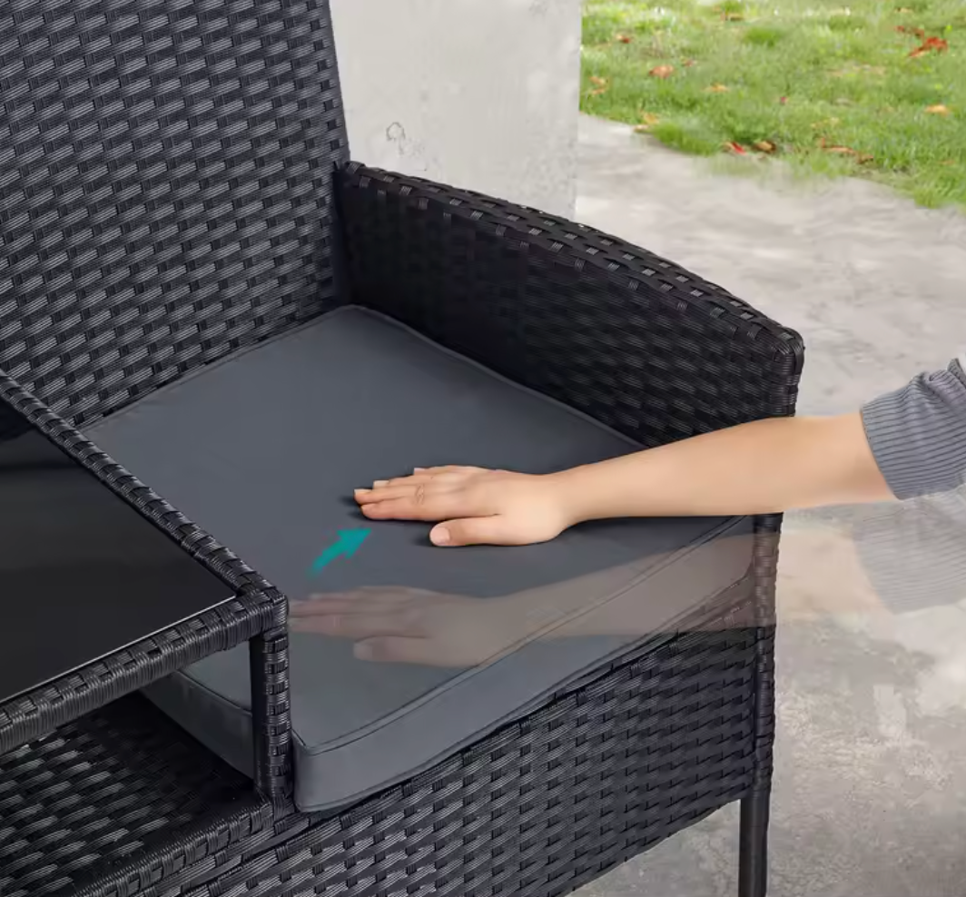 2-in-1 Balkonbank van Rotan – Met Tafel, Kussens & Glastop – Zwart
