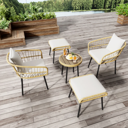 5-delige rotan loungeset met tafel, stoelen en krukken buiten
