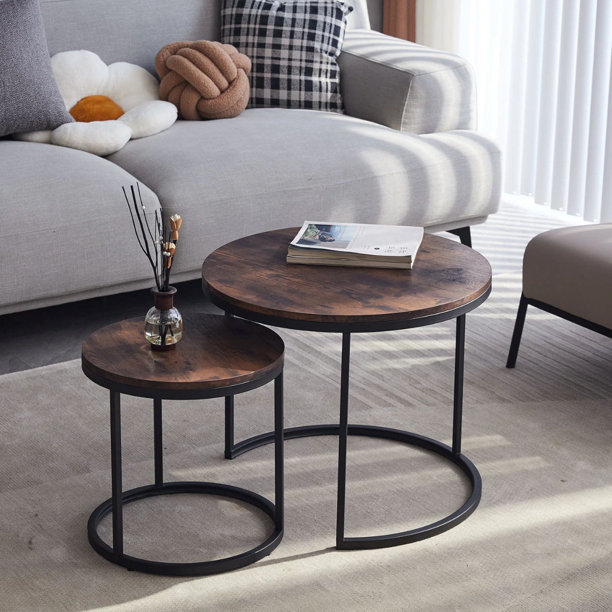 Set van 2 Scandinavische Salontafels – Ronde Tafels met Metaal & Hout, Stapelbaar en Modern