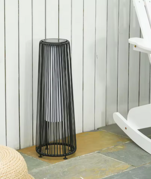 Rotan Vloerlamp op Zonne-energie – Zwarte Buitenlamp met Automatische Lichtbediening