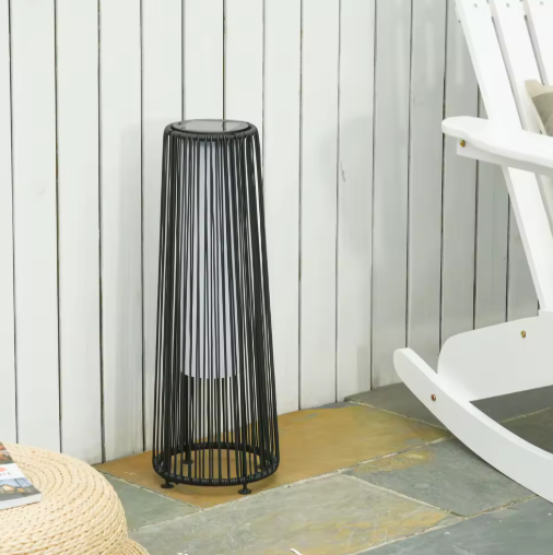 Rotan Vloerlamp op Zonne-energie – Zwarte Buitenlamp met Automatische Lichtbediening