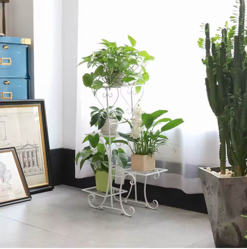 Metalen Plantenstandaard met 4 Lagen – Voor Binnen & Buiten, Sterk en Ruimtebesparend
