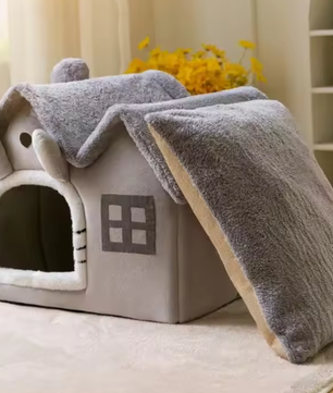Houten kattenhuis met balkon – 2 verdiepingen voor binnen & buiten