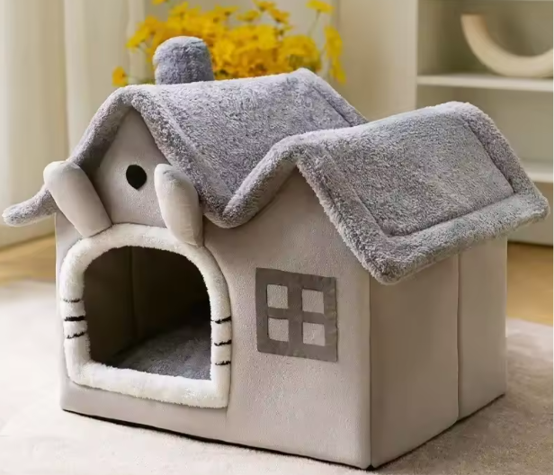 Houten kattenhuis met balkon – 2 verdiepingen voor binnen & buiten