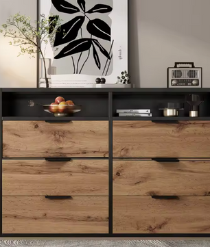 Modern amberkleurig glazen dressoir met metalen handgrepen, 6 lades en 2 open vakken – Elegante kast met eiken afwerking