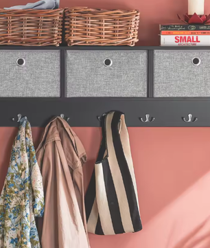 Wandgarderobe met 3 Mandjes en 5 Haken – Compacte Halopberger