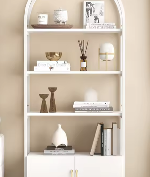 Boekenkast met Deur – Moderne Hoge Kast met 4 Open Planken & Gesloten Opbergvak, Stijlvol Design voor Woonkamer, Slaapkamer of Kantoor