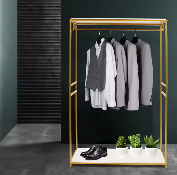 Vrijstaand Goudkleurig Kledingrek met Houten Plank – Stijlvol en Stabiel Opbergrek voor Hal of Boetiek