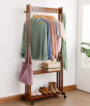 Vintage Bamboe Kledingstandaard met Planken en Wielen – Vrijstaand Rek voor Hal en Slaapkamer