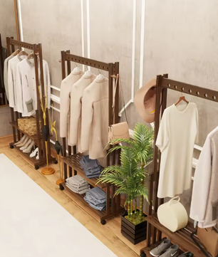 Vintage Bamboe Kledingstandaard met Planken en Wielen – Vrijstaand Rek voor Hal en Slaapkamer