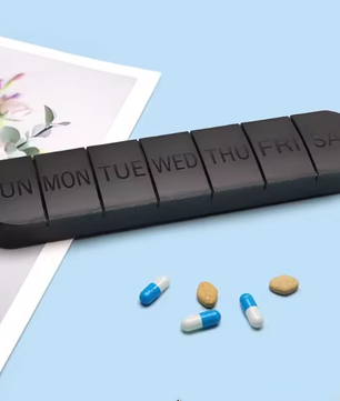 Wekelijkse Pillendoos met 7 Compartimenten – Compact en Draagbaar