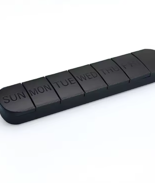 Wekelijkse Pillendoos met 7 Compartimenten – Compact en Draagbaar