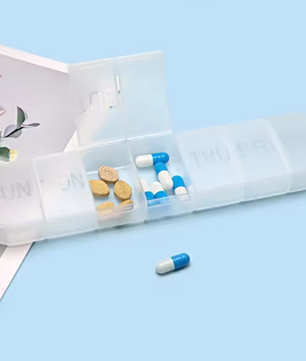 Wekelijkse Pillendoos met 7 Compartimenten – Compact en Draagbaar