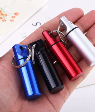 Waterdichte Metalen Pillendoos Sleutelhanger – Aluminium Mini Opbergcontainer voor Medicatie en Kleine Items