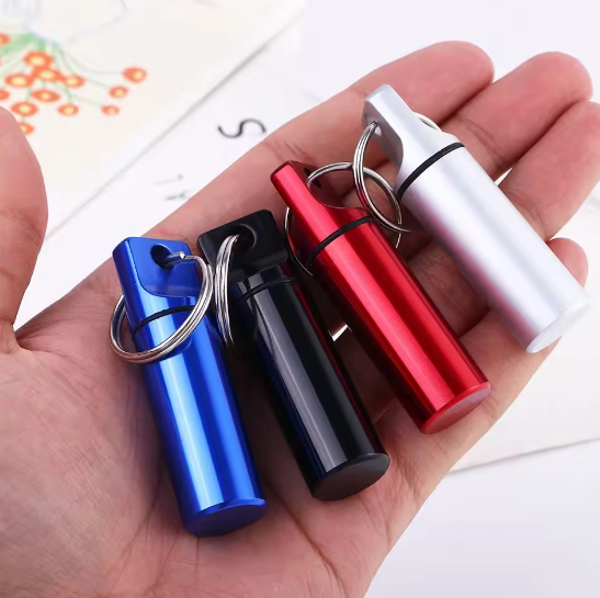 Waterdichte Metalen Pillendoos Sleutelhanger – Aluminium Mini Opbergcontainer voor Medicatie en Kleine Items