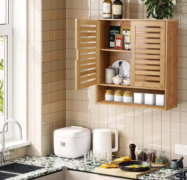 Wandgemonteerde Bamboe Badkamerkast – Compact Opbergkastje met Planken