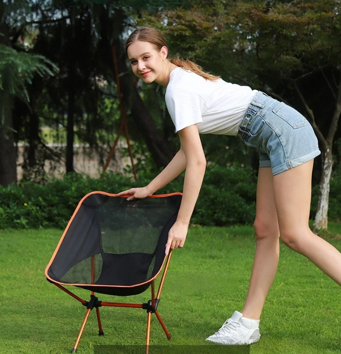 Ultralichte Opvouwbare Campingstoel – Aluminium Moon Chair met Mesh en Ergonomisch Design