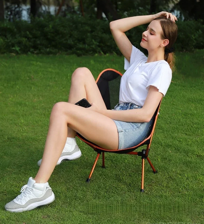 Ultralichte Opvouwbare Campingstoel – Aluminium Moon Chair met Mesh en Ergonomisch Design