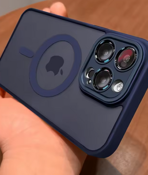 Magnetische Telefoonhoes met Lensbescherming – Matte Transparante Case met Schokabsorptie en Draadloos Opladen