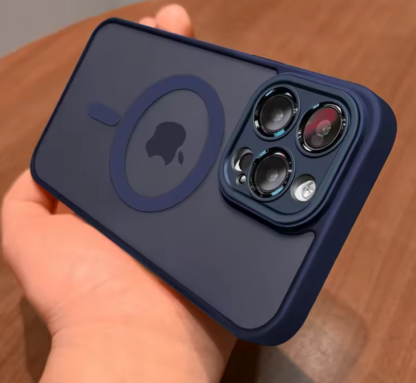 Magnetische Telefoonhoes met Lensbescherming – Matte Transparante Case met Schokabsorptie en Draadloos Opladen
