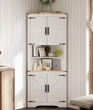 Hoge Hoekkast met Schuifdeur en Verstelbare Planken – Boerderij Opbergkast voor Badkamer en Woonkamer