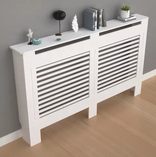 Hoge Houten Radiatorafdekking met Horizontale Latten – Moderne Witte Ombouw