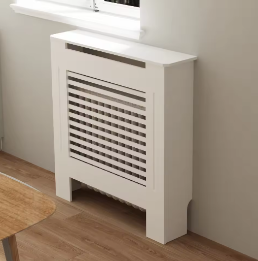 Hoge Houten Radiatorafdekking met Horizontale Latten – Moderne Witte Ombouw