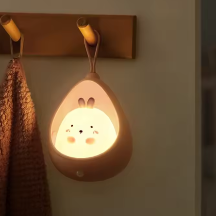 LED Nachtlampje met Bewegingssensor – USB Oplaadbaar Warm Licht