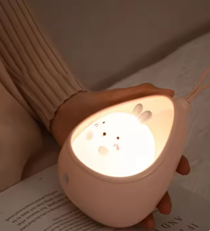 LED Nachtlampje met Bewegingssensor – USB Oplaadbaar Warm Licht