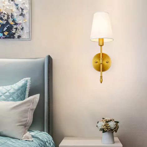 Industriële Wandlamp met Stoffen Lampenkap – Retro Design