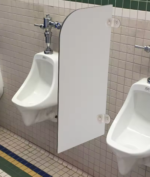 Fenol Laminaat Urinoir Scheidingswand met RVS Beugels – Wandmontage, Commerciële Toiletten