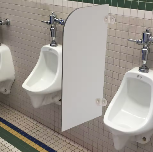 Fenol Laminaat Urinoir Scheidingswand met RVS Beugels – Wandmontage, Commerciële Toiletten