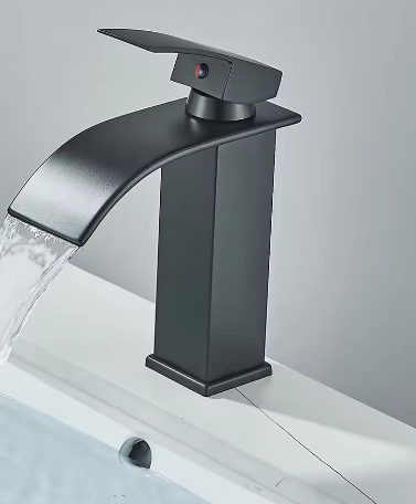 Geborsteld Gouden Wastafelkraan – Elegante Waterval Badkamerkraan met Enkele Hendel