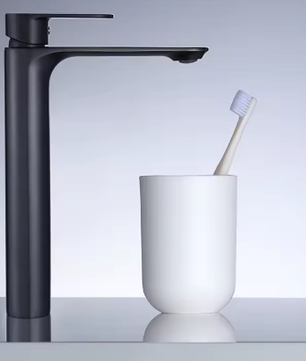 Hoge Wastafelmengkraan Badkamer – Messing Kraan met Enkele Hendel, Warm en Koud Water