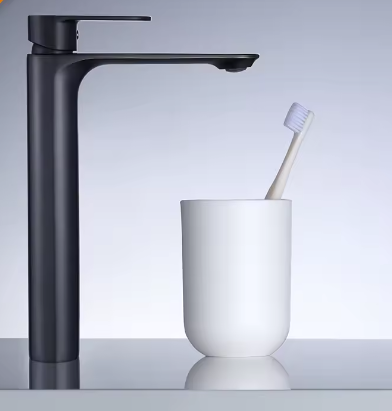 Hoge Wastafelmengkraan Badkamer – Messing Kraan met Enkele Hendel, Warm en Koud Water